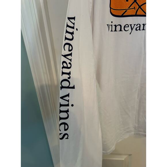 Vineyard Vines white Basketball whale long sleeve t-shirt, Size L - Picture 4 of 5